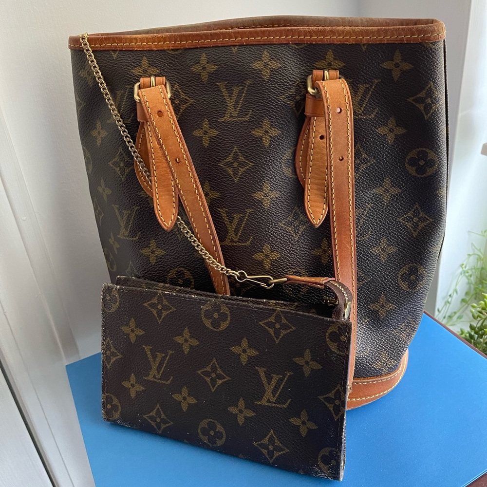 LOUIS VUITTON Monogram Canvas Petite Bucket Bag w/Accessories Pouch